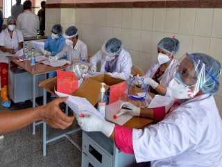 भारतमा कोरोना भाइरस संक्रमितको संख्या ९४ लाख नाघ्यो