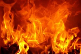विमानस्थलको कर्मचारी बस्ने घरमा आगलागी, एक कोठा जलेर नष्ट