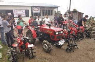 व्यावसायिक कृषिका लागि यान्त्रिकीकरण