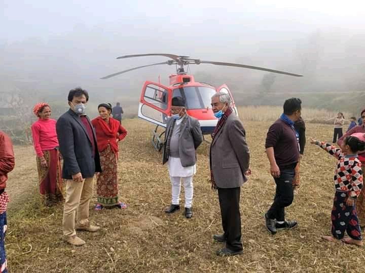 कांग्रेस सभापति देउवा चढेको हेलिकप्टर आकस्मिक अवतरण