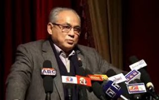 अदालतको आदेश ढिलो भए चुनाव पछाडि सर्न सक्छ : गृहमन्त्री थापा