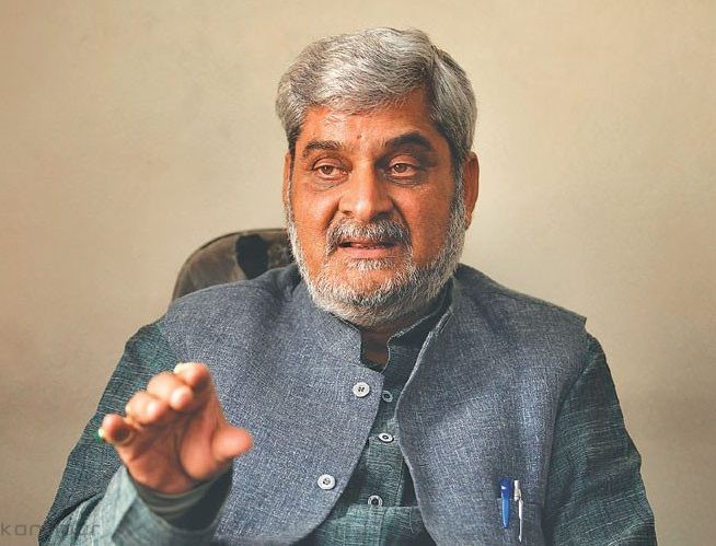 थप खोप खरिदको प्रक्रिया अघि बढाइएको छ : मन्त्री त्रिपाठी