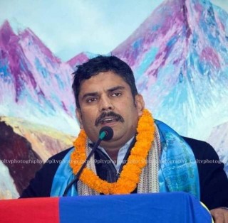 प्रचण्डकरणबाट एमाले जोगाउन नै ओलीको निर्णय - पौडेल 