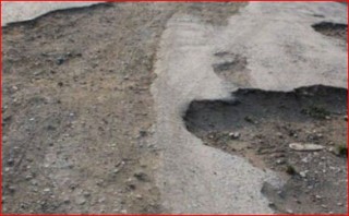 महाराजगञ्ज–बूढानीलकण्ठ सडकमा खाल्डैखाल्डा