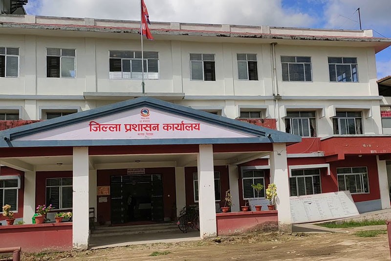 चितवन प्रशासनद्धारा घरमा नै होली खेल्न आग्रह