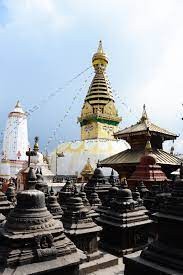 स्वयम्भू स्तूप परिसरका घर बुद्धाचार्य परिवारलाई हस्तान्तरण हँुदै
