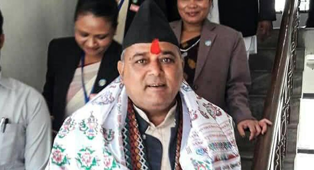 टिकट पाउन एमाले आए, रित्तो हात कांग्रेस फर्किए