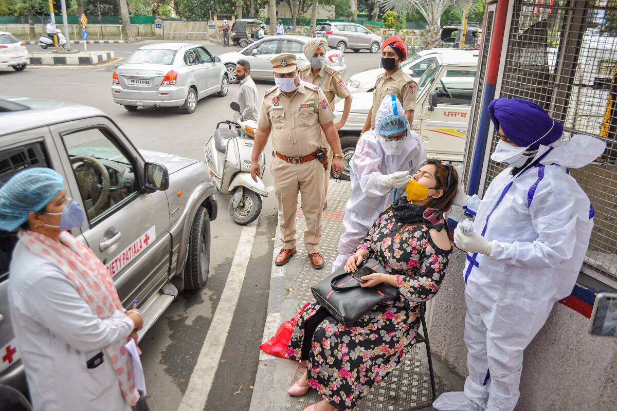 भारतमा एक दिनमा साढे दुई लाख सङ्क्रमित, चार हजारको मृत्यु