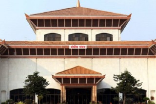 गठबन्धनका सांसद जुट्न ढिलाई भएपछि रिट भोलिमात्र, माधव पक्षका १८ सांसद बानेश्वरमा 