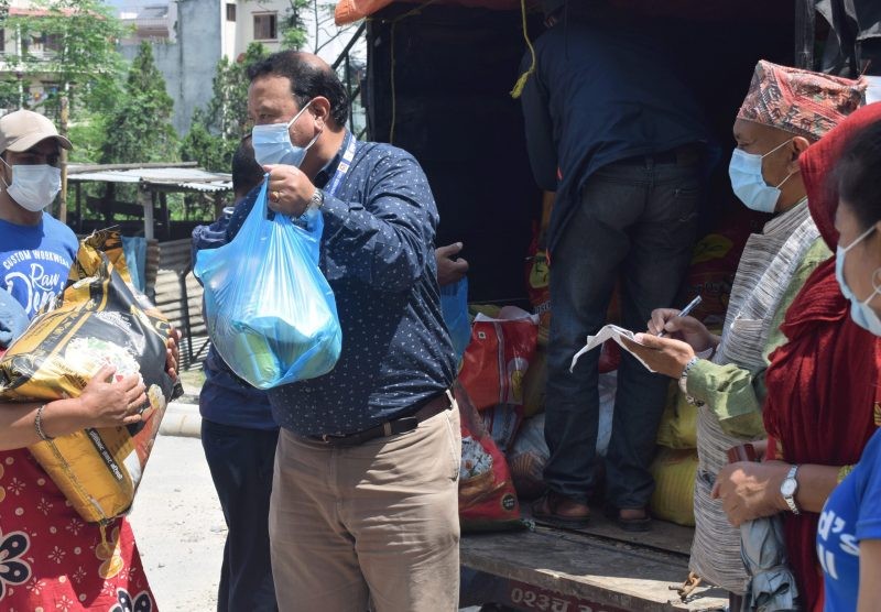 बौद्धनाथ क्षेत्र विकास समिति र कुनीना नेपालको  सहकार्यमा राहत वितरण