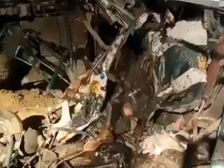 भारतमा बस र भ्यान ठोक्किएर दुर्घटना, सत्र जनाको मृत्यु