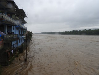 बाढीले बनायो अत्यास, नारायणी नदी इतिहासकै उच्च विन्दुमा