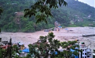 मेलम्ची नपा–१ का जनप्रतिनिधिद्वारा एक महिनाको पारिश्रमिक राहतकोषमा जम्मा