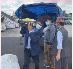 खेलकूद महासंघको टोली राहतसहित मनाङमा
