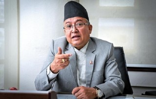 नवनियुक्त निर्वाचन आयुक्तको शपथ