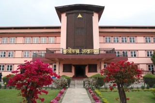 संवैधानिक इजलासमा बहस जारी