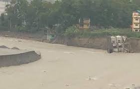 बाढीले मेलम्चीमा एक घर बगायो