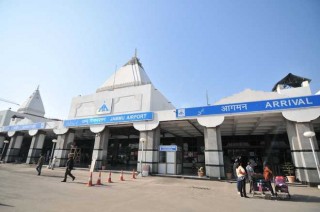 भारतको जम्मु विमानस्थलमा दुई शक्तिशाली विस्फोट