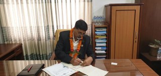 नवनियुक्त अर्थमन्त्री शर्माद्वारा खोप खरिदका लागि ५ अर्बको सहमति प्रदान