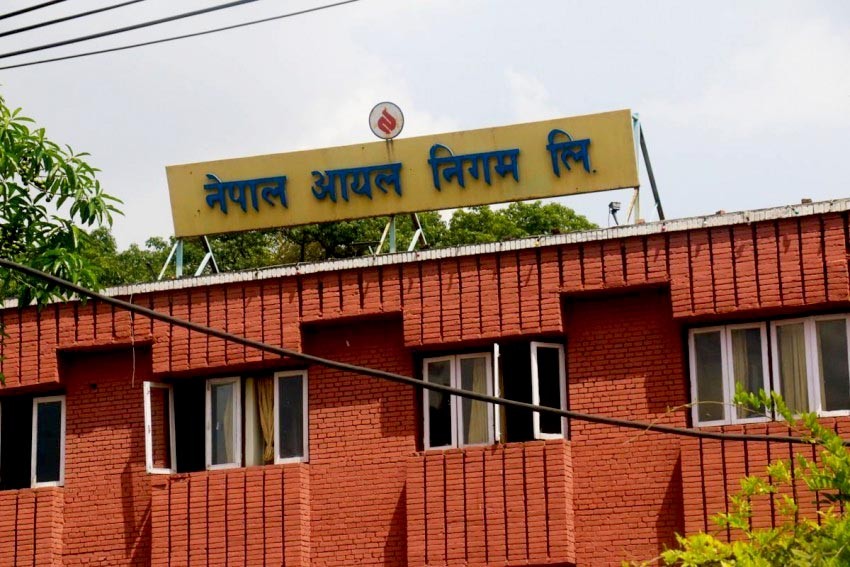 घाटा बढेको भन्दै पेट्रोलियम पदार्थको मूल्य वृद्धि