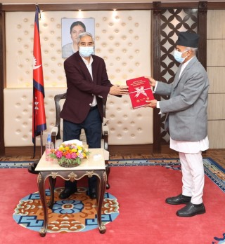 भाषा आयोगद्वारा प्रधानमन्त्रीसमक्ष प्रदेशगत भाषा सिफारिस