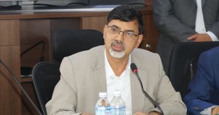 शेयर बजारमा देखिएको समस्या समाधान गर्न अर्थमन्त्रीको आग्रह