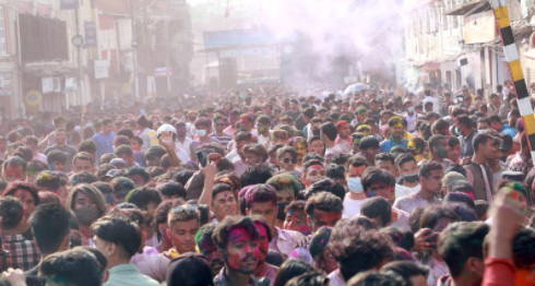 वसन्तपुरमा होलीको रौनक