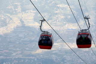 डेढ घण्टा केबलकार नचल्दा ३७ यात्रु थुनिए