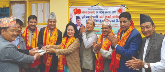 एमाले अध्यक्ष ओलीद्वारा हलेसीमा चार लाख भेटी