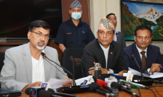 अर्थतन्त्रमा सङ्कट छैन, अनावश्यक हल्ला नगरौँ : अर्थमन्त्री