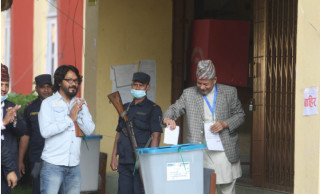 देशैभर मतदान सुरु, केशव स्थापितले हाले भोट