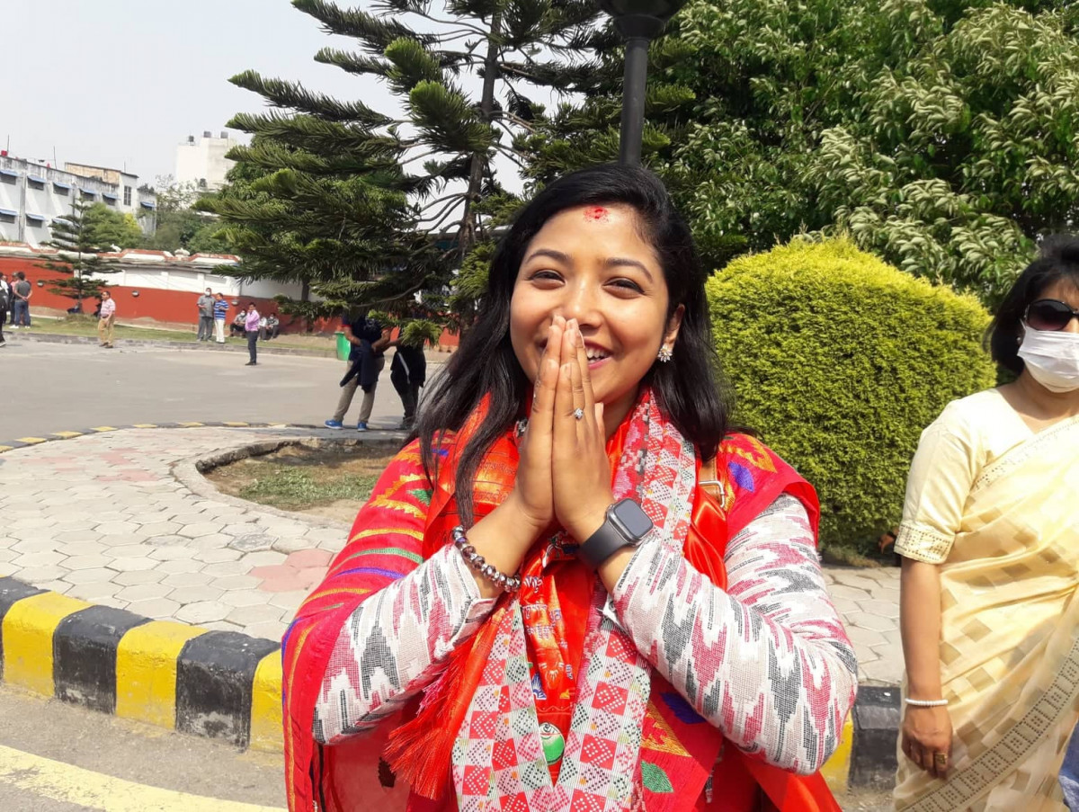 काठमाडौं महानगरमा सुनिता डंगोलको फराकिलो अग्रता  