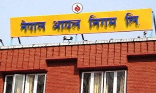 भारतबाट फेरि बढेर आयो इन्धनको मूल्य, पेट्रोल लिटरमै ८ रुपैयाँ बढ्यो