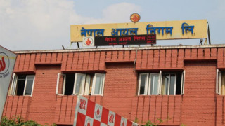 पेट्रोलमा प्रतिलिटर २ र डिजेलमा ९ रुपैयाँ मूल्यवृद्धि
