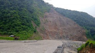 मेलम्चीमा पुनः बाढी : हेलम्बु जाने सडक अवरुद्ध