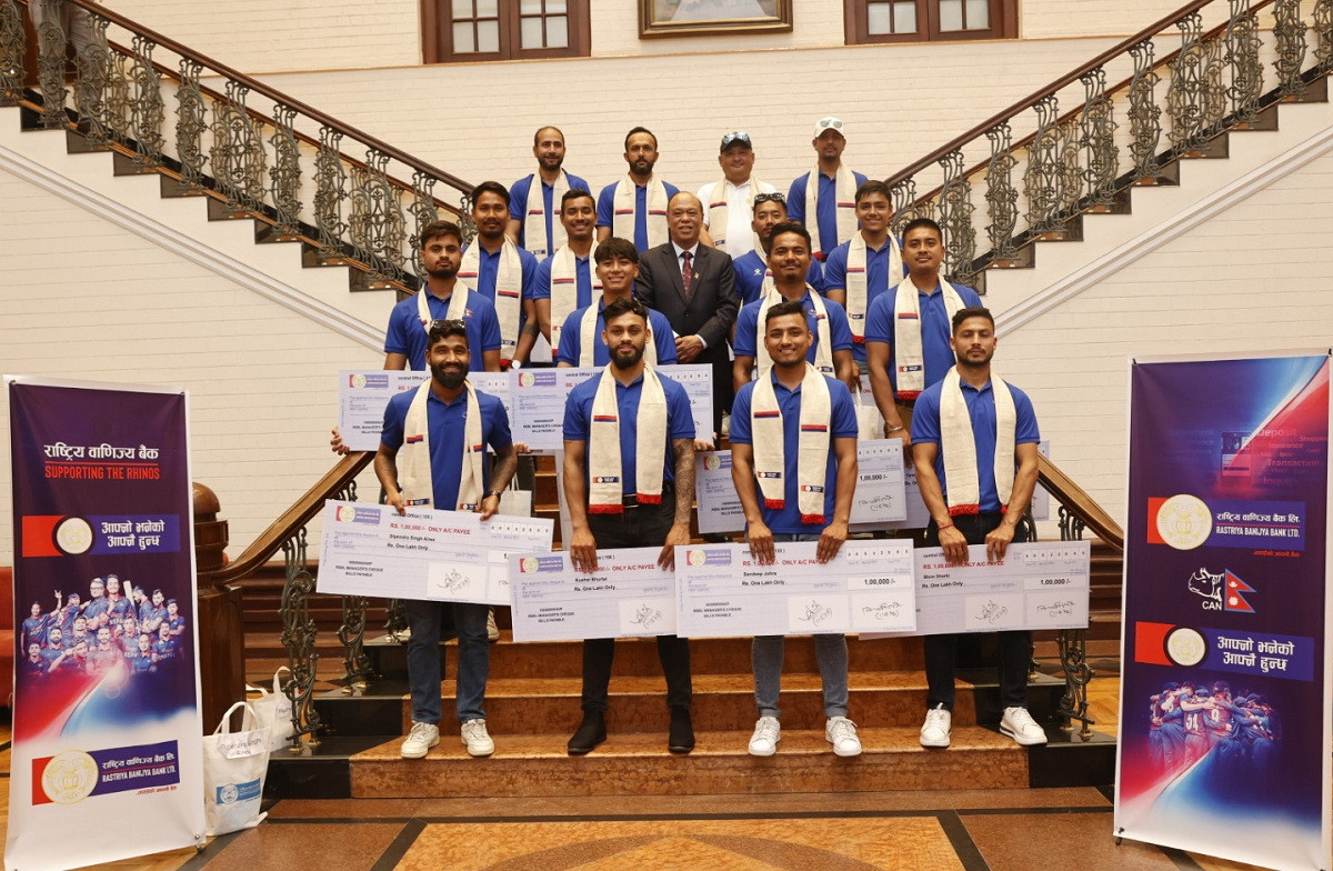 राष्ट्रिय वाणिज्य बैंकद्धारा राष्ट्रिय क्रिकेट खेलाडीलाई जनही एक लाख रुपैंया नगद सहित सम्मान