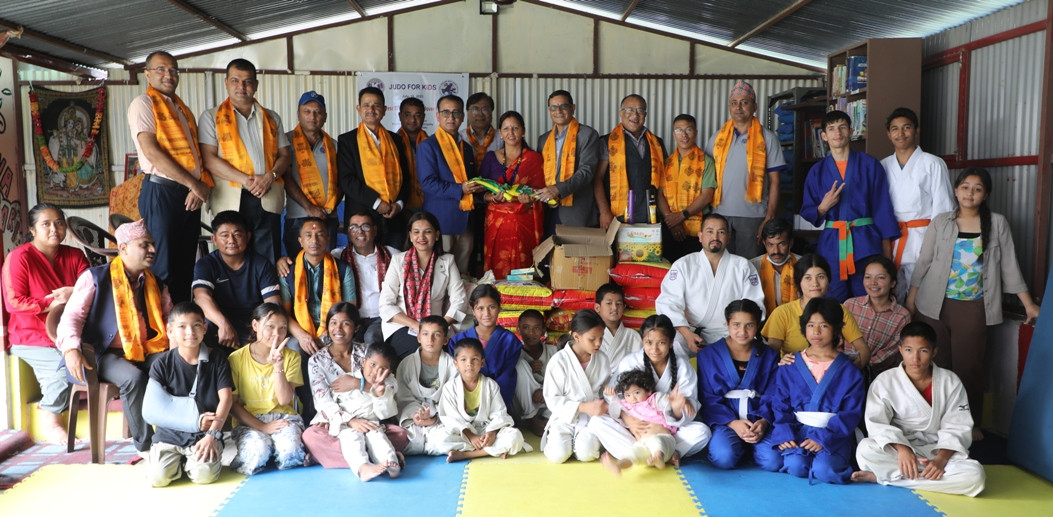 श्रृजनशीलका जुडो खेलाडी र आश्रितलाई सहयोग