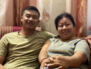 कुशलकी आमा भन्नुहुन्छ– ‘साग केलाउँदै छोराको खेल हेरेँ, देशको नाम राख्यो निकै खुसी छु’