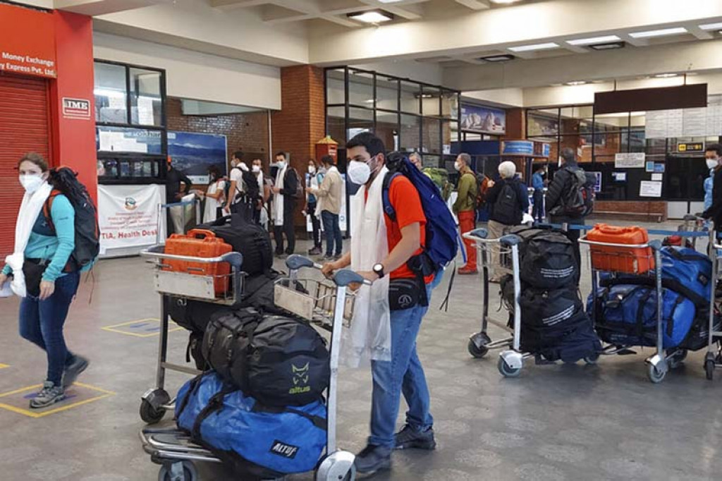 33 billion went out in 3 months with students going abroad