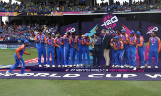 विश्वकप क्रिकेटः दक्षिण अफ्रिकालाई जिल्याउँदै भारतले जित्यो ९औँ उपाधि