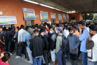 आजदेखि दसैँको अग्रिम टिकट बुकिङ खुला, झरिमा रुझ्दै लाइनमा 