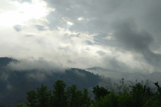 पश्चिम नेपालबाट वर्षा सुरु, भोलि काठमाडौंमा पनि पानी पर्ने !