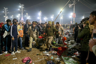 भारतमा महा कुम्भ भागदौडमा १५ जनाको मृत्यु