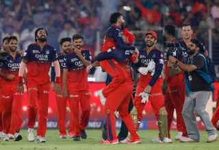 आरसीबी पहिलो पटक आइपिएल च्याम्पियन, कोहलीको पहिलो उपाधि