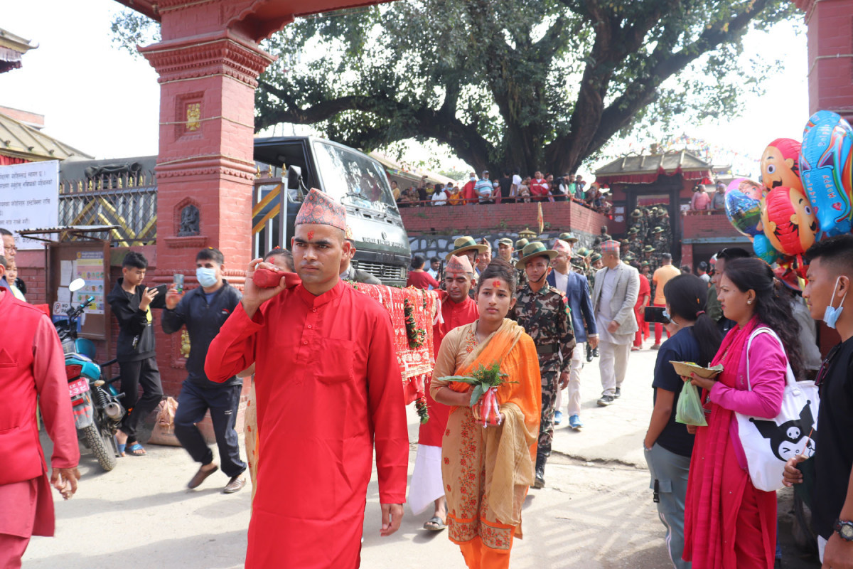 आज घर घरमा फूलपाती भित्र्याइँदै