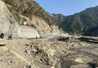 तीन दिनदेखि अवरुद्ध बिपी राजमार्ग सञ्चालन