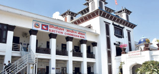 स्वास्थ्य संस्थामा स्वास्थ्यकर्मी तयारी अवस्थामा राख्न आयोगको निर्देशन