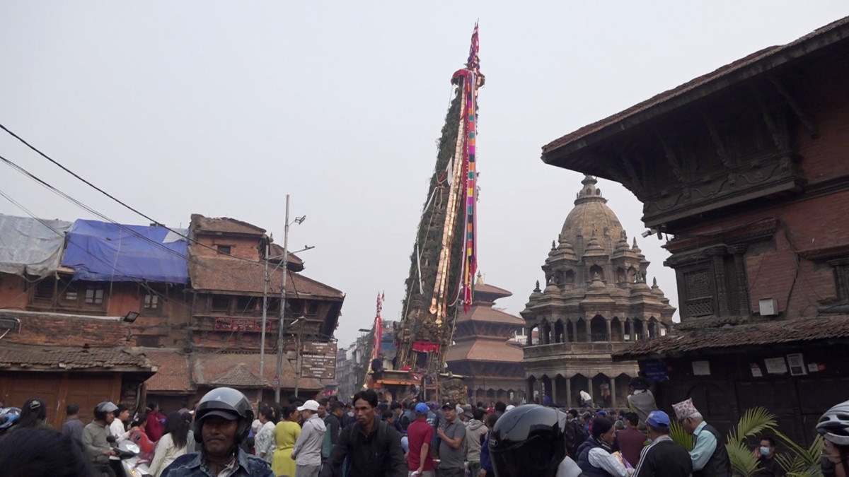 मंगलबजार पुर्‍याइयो रातो मत्स्येन्द्रनाथको रथ, आज सुन्धारा लगिँदै