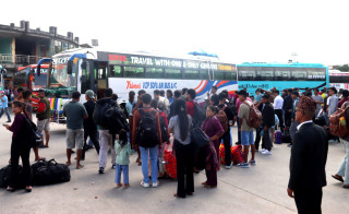 उपत्यका छाड्ने यात्रुको चाप उच्च
