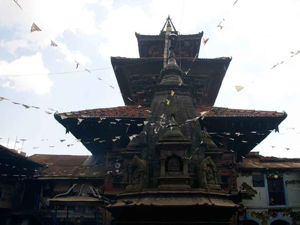 काठमाडौंको आदिनाथ मन्दिरमा एक महिने मेलाको तयारी